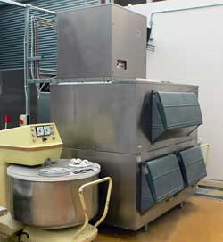 Ice machine on smartgate ice store in bakery