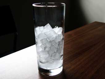 nugget ice in a glass